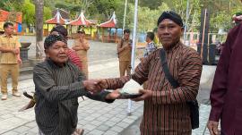Penyerahan Panggang Sriti kepada Dalang, Simbol Dimulainya Ruwatan Rasulan Sajung Dloko